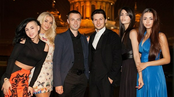 Медовая ловушка: Выманить Дурова во Францию могла его загадочная спутница