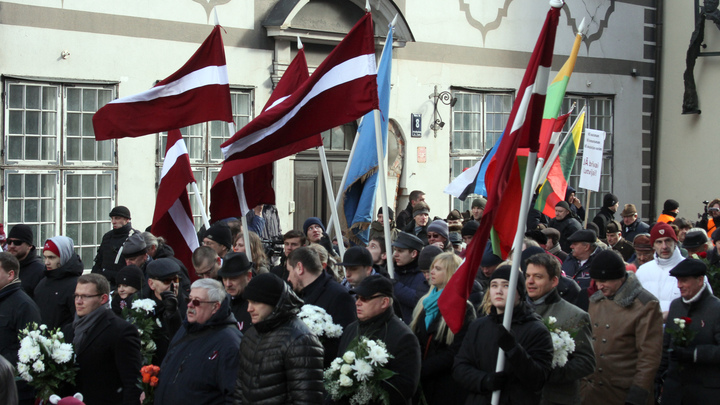 Мы этим не заболели: Почему Украина и Латвия так быстро скатываются в деградацию