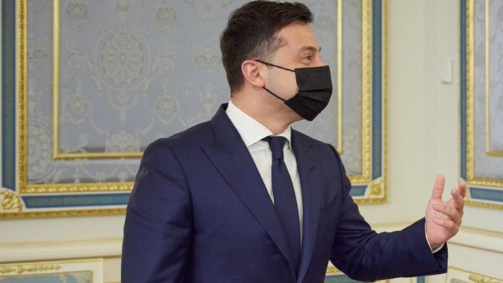 Зеленский расскажет Меркель об опасности газовой трубы