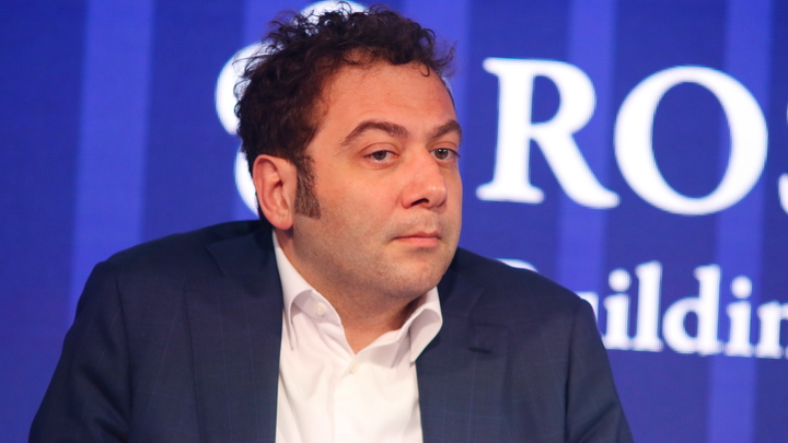 Да что он натворил? Всего 24 часа назад ставший гендиректором Яндекса Тигран Худавердян уходит