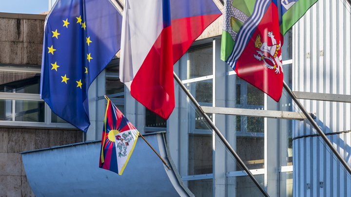 Чехия в лучших традициях нацистов объявила России визовую войну