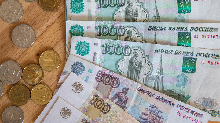 Жители Украины добровольно переходят на рубль: “Теперь мы наконец-то дома”