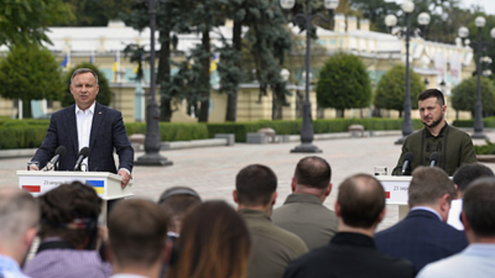 Экс-президента Польши осудили за призыв к Украине вступить в переговоры
