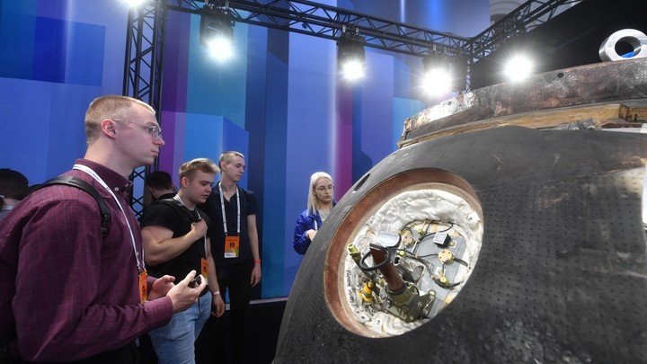 В Верхнюю Пышму привезли спускаемый аппарат космического корабля Союз МС-09