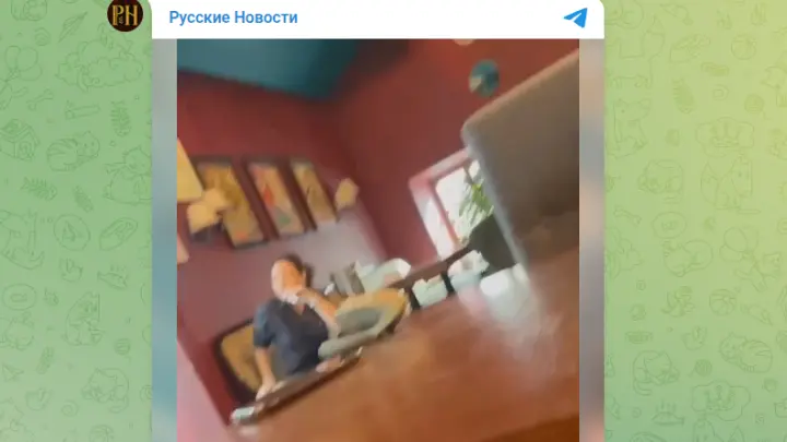 Оскорбившую русских работницу ресторана кавказской кухни в Москве сняли на видео
