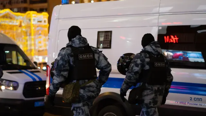 В офисе ТезФинанс женщина угрожала самоподрывом: след ведёт на Украину
