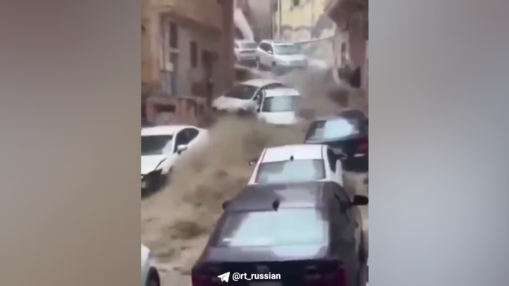 Появилось видео ливня, затопившего Мекку и Медину в Саудовской Аравии