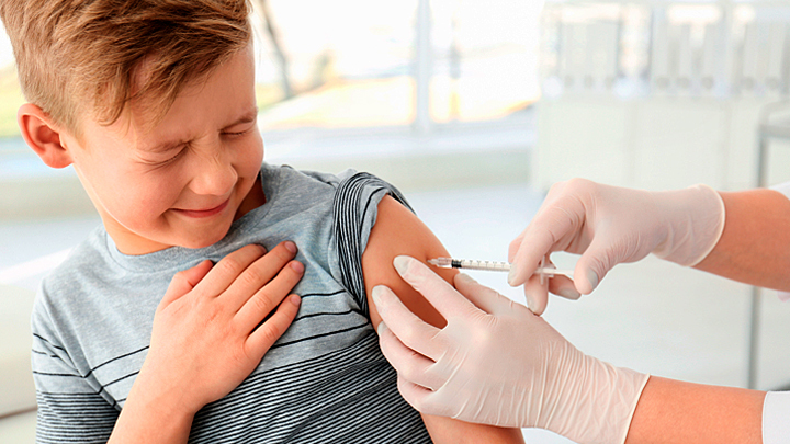 Что страшнее – вакцинация детей от ковида или лечение. Дискуссия врачей