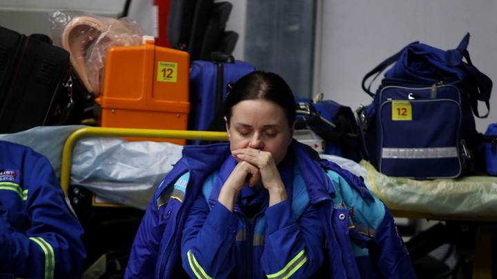 Сотрудникам запорожской скорой помощи выдали новую форму