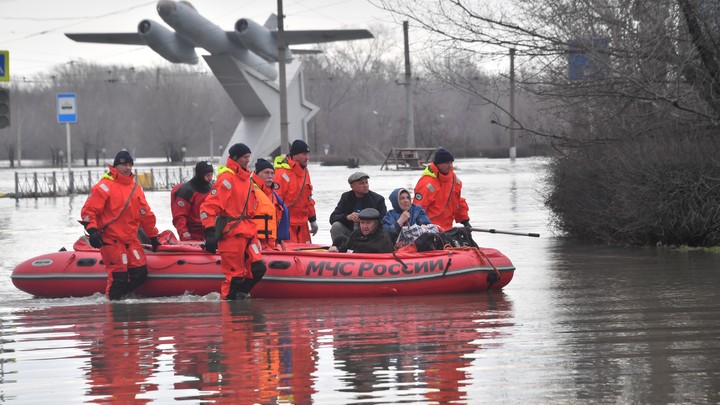 Детей элиты спасали по принципу русские своих не сдают: Эксперты объяснили ошибочность пути