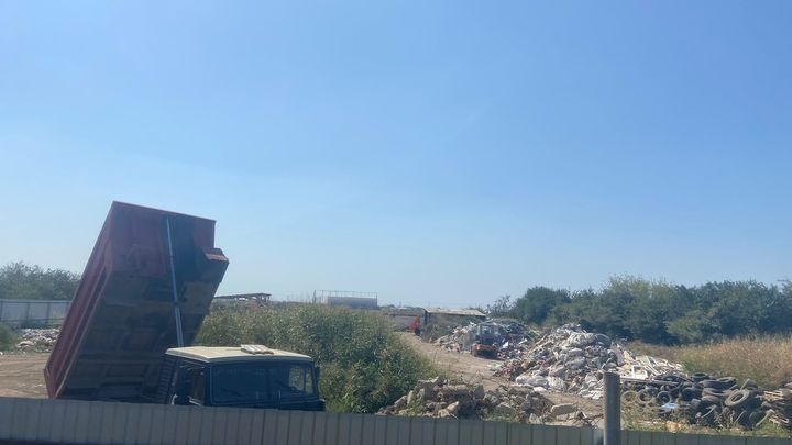 Очередную нелегальную свалку выявили в поселке Индустриальном под Краснодаром