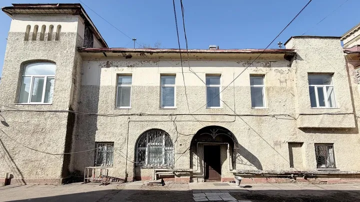 Реставраторы обнаружили подлинную печь начала XX века в доме Аршиновых