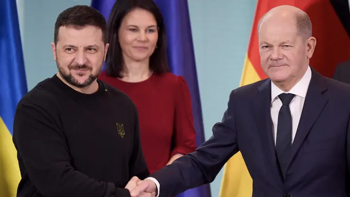 Шольц пытался схватить за руку: Бербок взбрыкнула прямо на заседании в бундестаге - опять из-за Украины