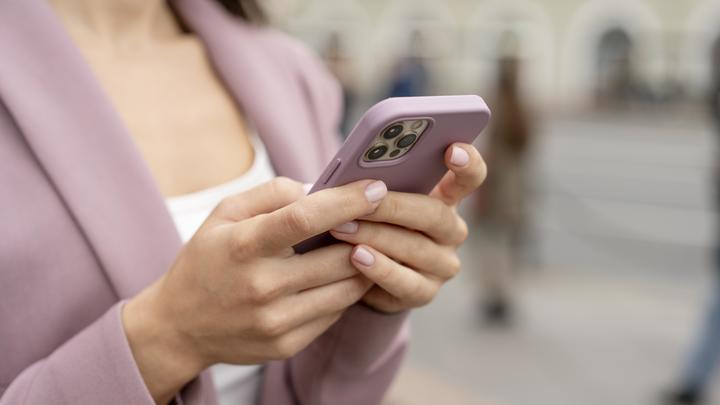 Разработчики дали список смартфонов, на которых перестанет работать WhatsApp*