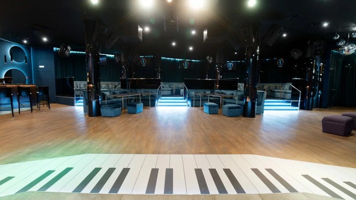 Мэрия Краснодара после скандала с украинской песней в караоке проверит все увеселительные заведения