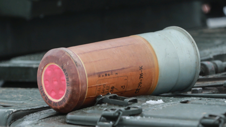 Как уничтожили авиабомбу, из-за которой вывезли тысячи белгородцев: Момент взрыва попал на видео