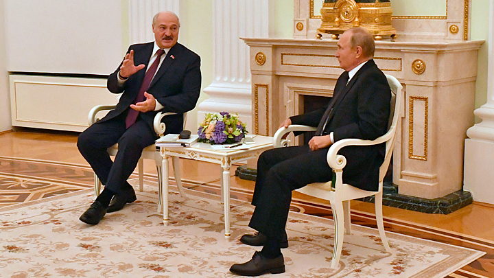 Путин и Лукашенко готовы сблизить свои страны. Нацбанки против