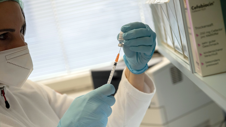 Онколог рассказал о врождённой защите от рака: Болеют крайне редко