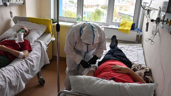 Врачи уже отбиваются от больных: Красноярская Доктор Лиза раскрыла ужасы ковидной паники в регионе