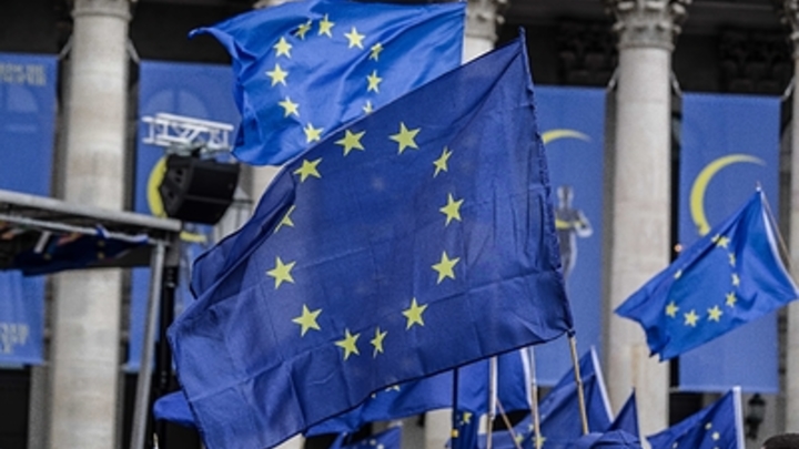 С чем эту Европу едят: Битва в Европарламенте за и против России - мнения экспертов