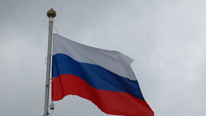 Русские флаги запретили проносить на все объекты Олимпиады-2026 в Италии