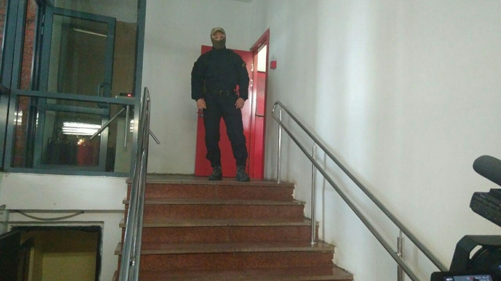 У помощников оппозиционных депутатов в Новосибирске начались обыски