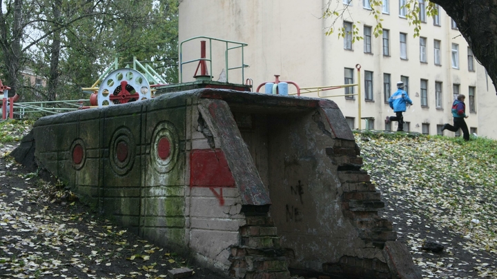 Украинские военные не пустили гражданских в бомбоубежище в Мариуполе - очевидец