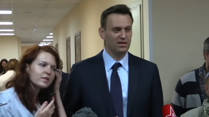 ФСИН требует продлить испытательный срок для Навального