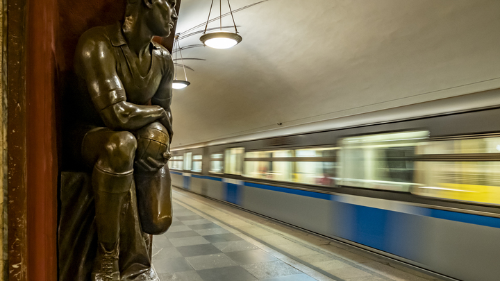 Собянин: Более 1,2 млн поездок совершили пассажиры в новогоднюю ночь