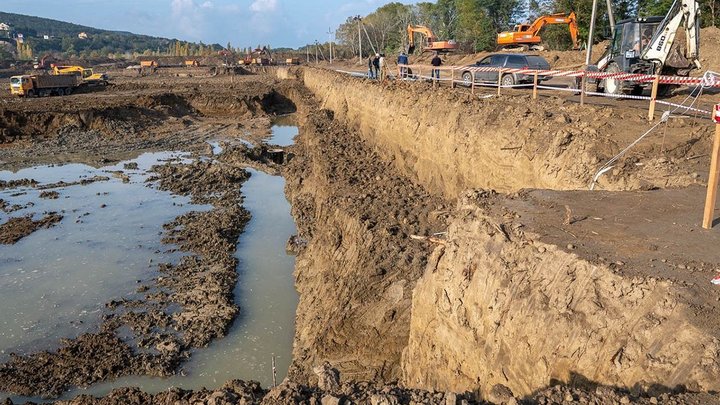 Ущерб на десятки триллионов: Крым назвал сумму иска к Украине по водной блокаде