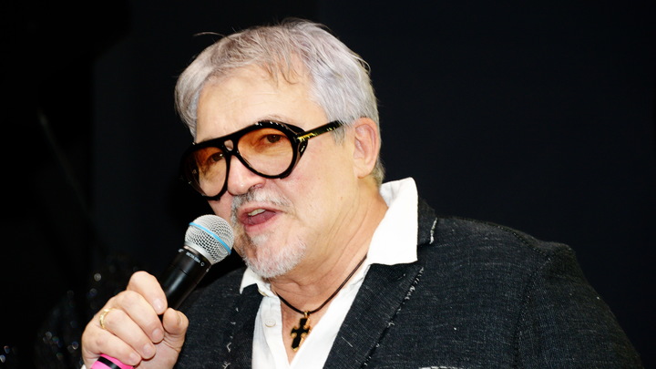 Назвавший идиотами телезрителей Дмитрий Дибров получает 3,5 миллиона рублей в месяц