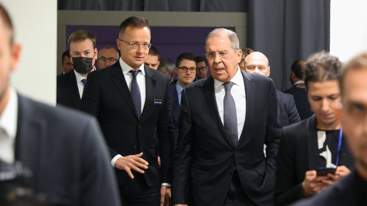 В Москву с необъявленным визитом прибыл глава МИД Венгрии