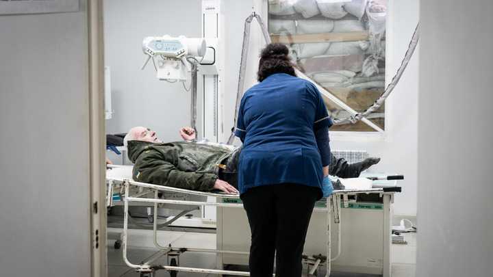 Politico: госпитали Запорожья не справляются с потоком раненых боевиков ВСУ