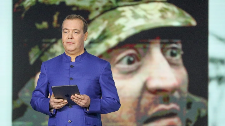 Медведев счёл инаугурацию Трампа довольно забавной и указал на главный комментарий