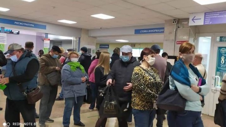 Власти Челябинской области признались, что вакцины от ковида на всех не хватает