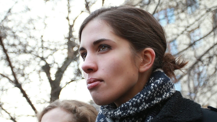 Участницу Pussy Riot Толоконникову* объявили в розыск вслед за Алёхиной