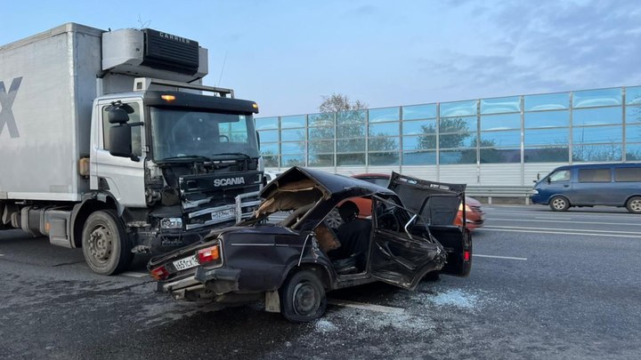 В Новокубанском районе произошло ДТП с грузовиком - в результате погибли три человека