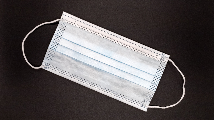 Вирусологи рассказали, когда можно будет избавиться от масок