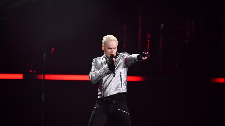 Шаману объявили бойкот в шоу-бизнесе: Пугачёва дотянулась до него из-за границы?