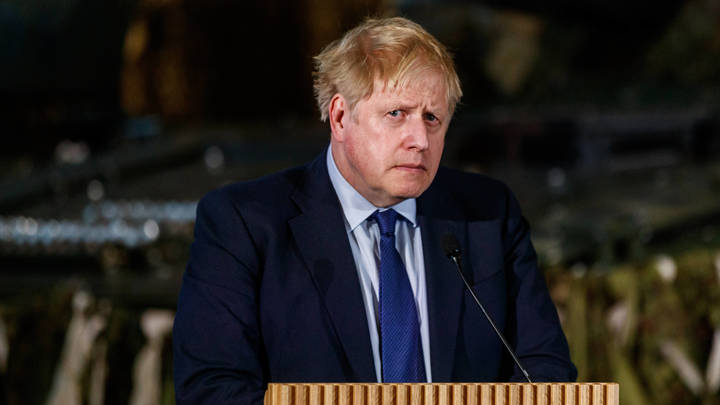 Британию унизили на саммите НАТО: Борису Джонсону не подали руки