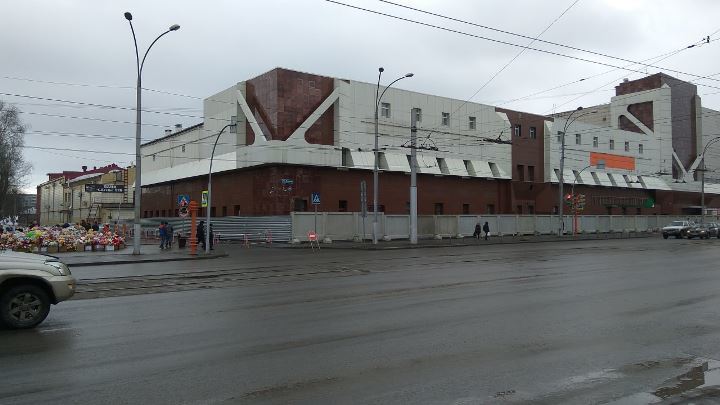 В Кемерове начались прения по уголовному делу о взятке при реконструкции «Зимней вишни»