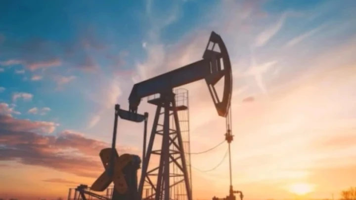 Индия покупает нефть России со скидкой и продает бензин обратно с наценкой