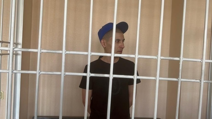 Мать погибшей от рук мигранта школьницы снова вызвали в суд в Новосибирске