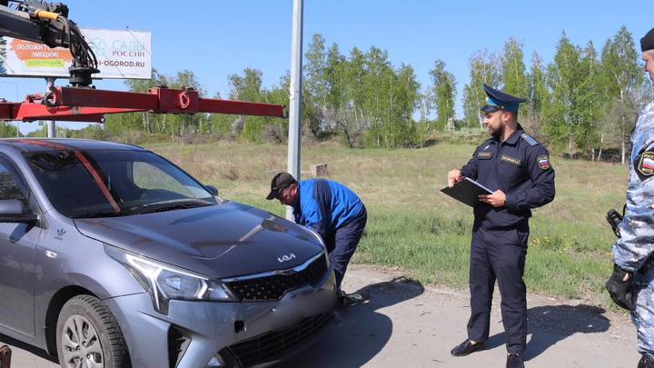 Заплатили налоги на обочине: в Челябинске ГИБДД и приставы устроили облавы на должников