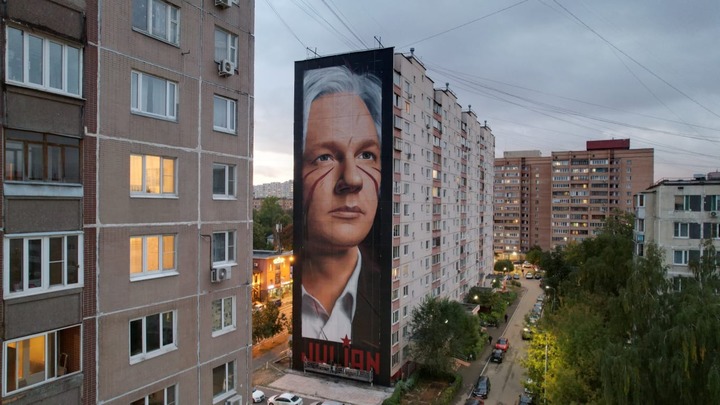 В Балашихе на фестивале современного искусства нарисовали 40 муралов