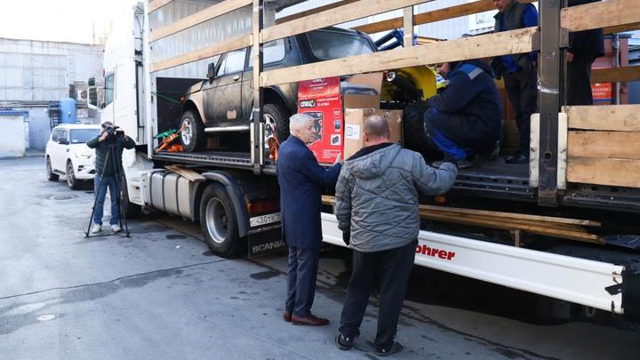 Из Новосибирской области в зону СВО отправили ещё два автомобиля с гуманитарной помощью