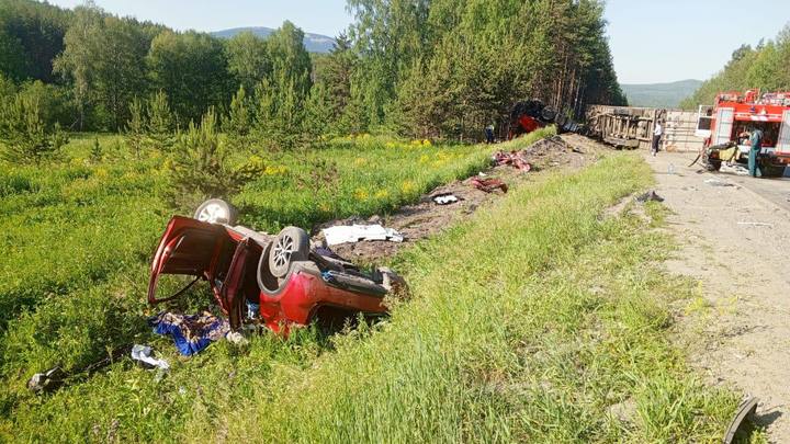 Грузовик выехал на встречку: смертельная авария на М-5 в Челябинской области