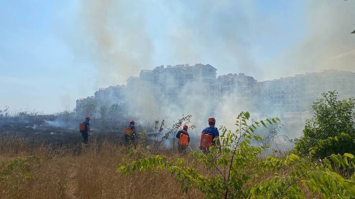 В Геленджике тушат третий природный пожар за неделю