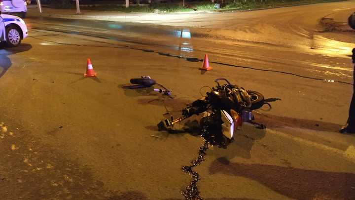 Ехавшие на мопеде парень и девушка погибли в ДТП в Новосибирске