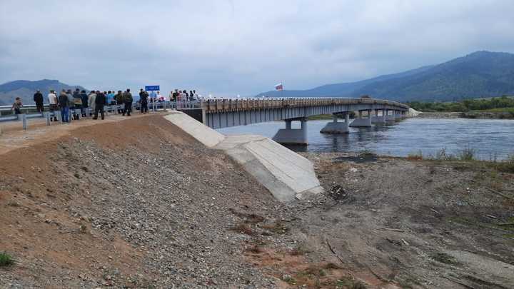 Жители сел Хилкотой и Конкино получили автомобильный мост через реку Чикой